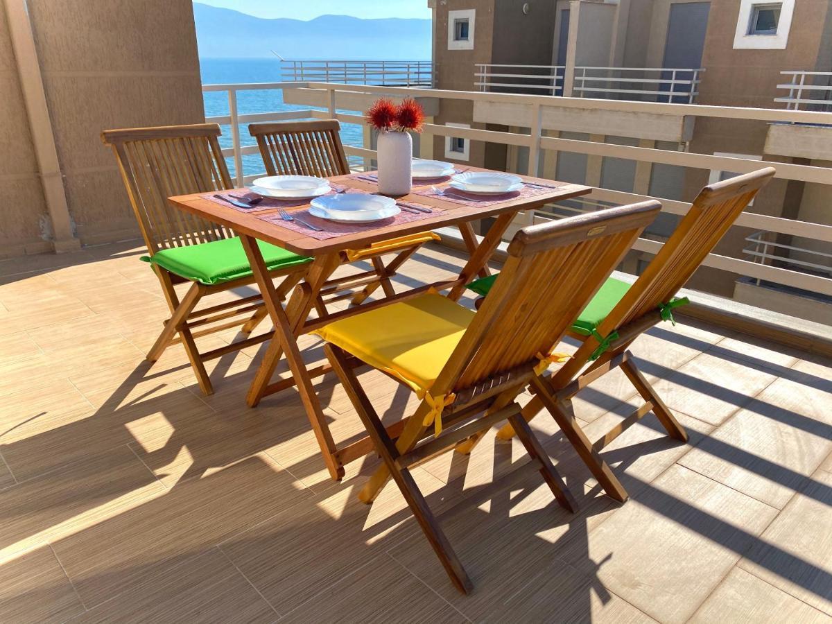 Eka Luxury Two-Bedroom Seaview Apartment Vlore Exterior photo